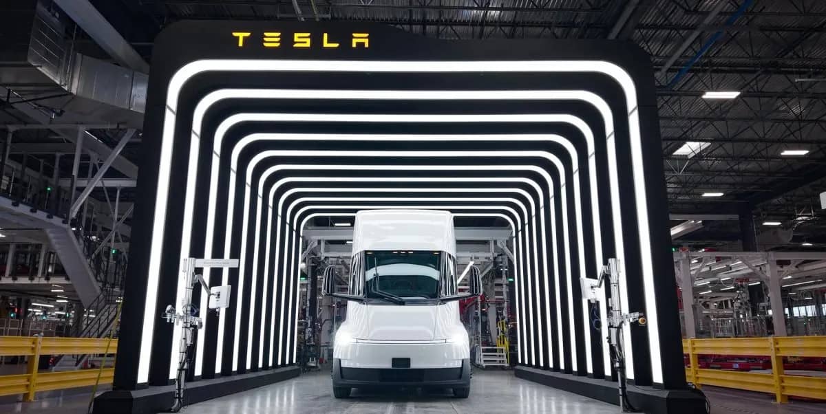 Tesla Sends Invites for Semi Rollout Event on September 24