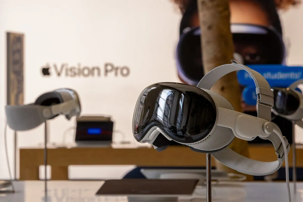 Apple Vision Pro and Smart Glasses Chief Paul Meade Departs for OpenAI