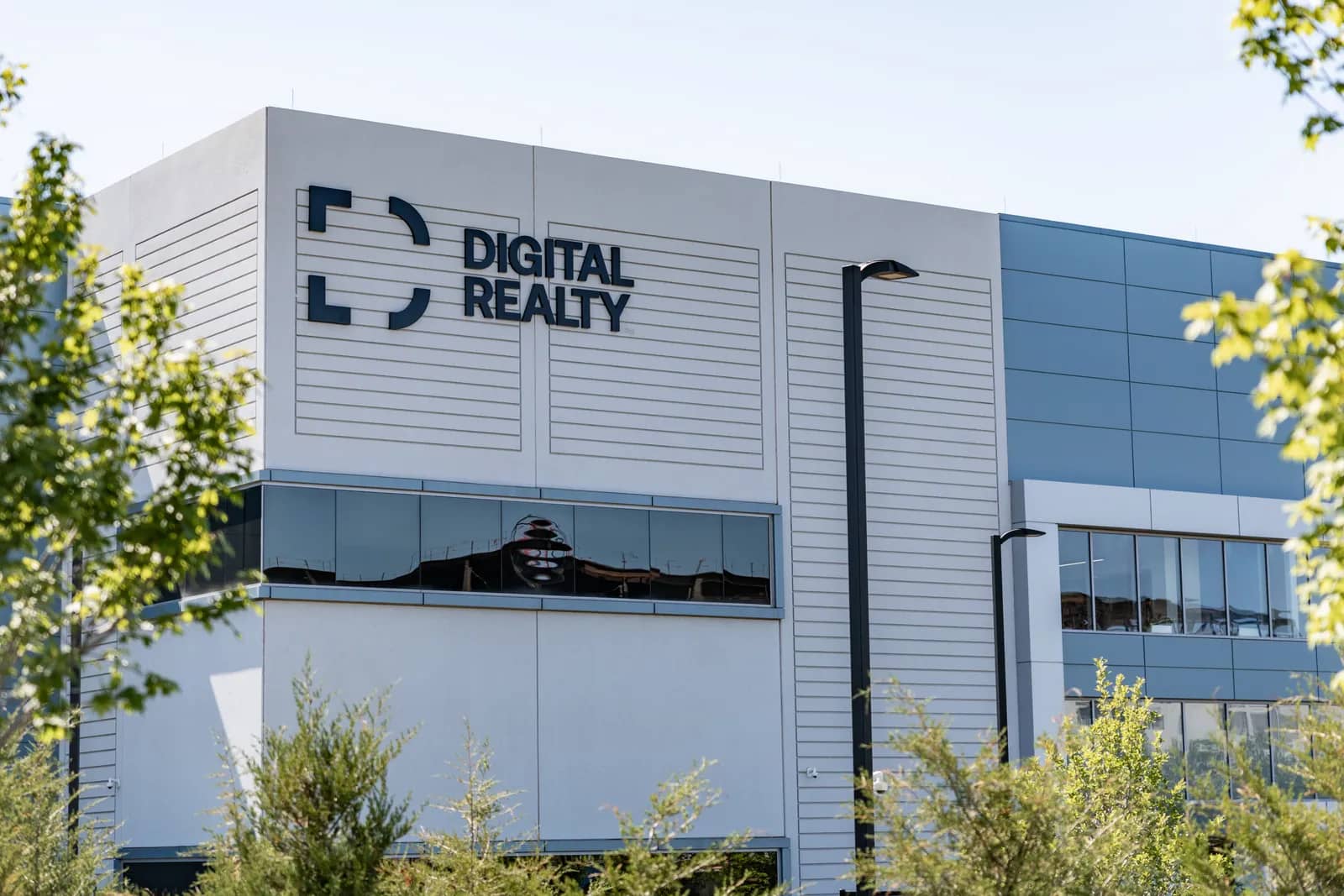Digital Realty Drops 5% After $3.5B Blackstone Data Center Deal