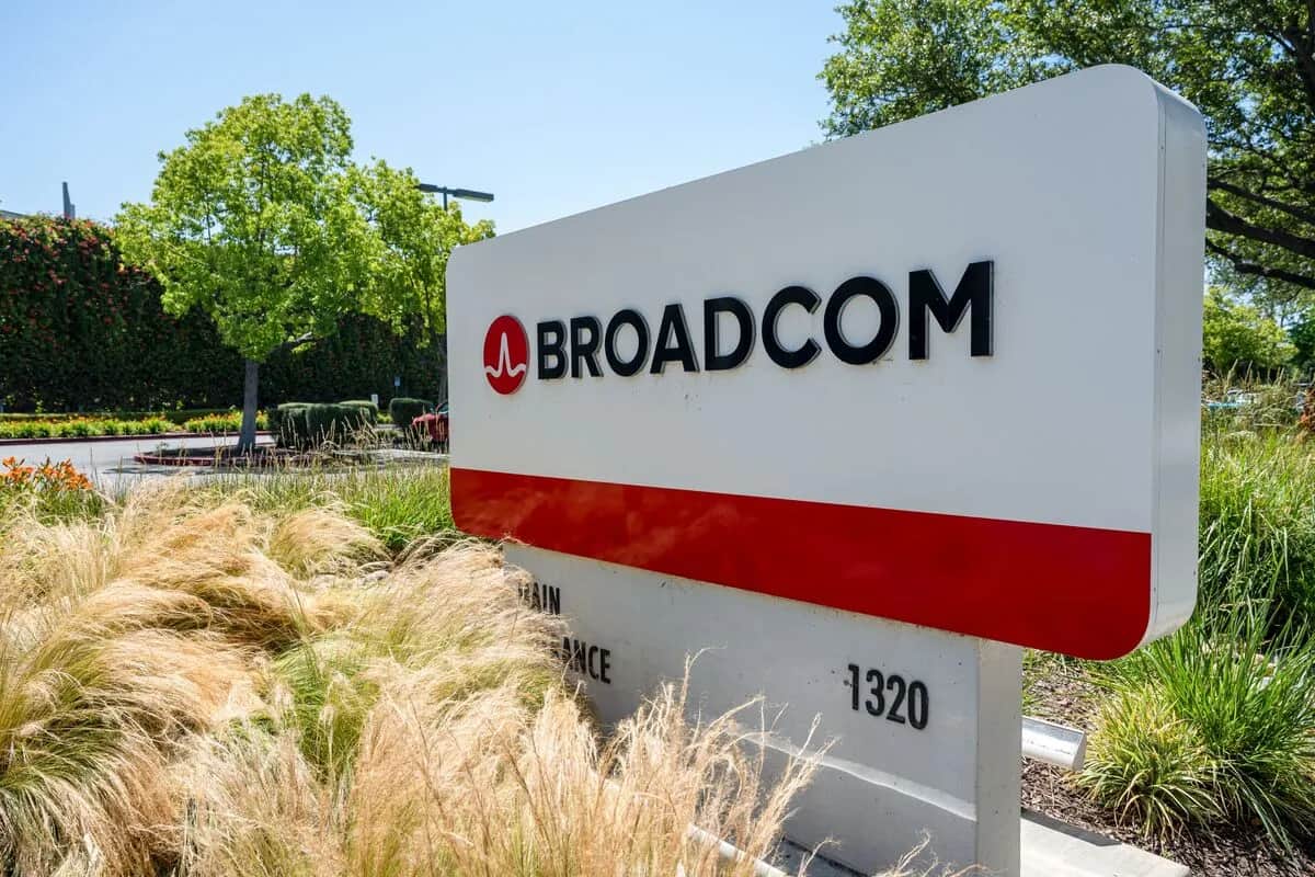 Broadcom and Apple Extend Custom Chip Partnership Through 2031