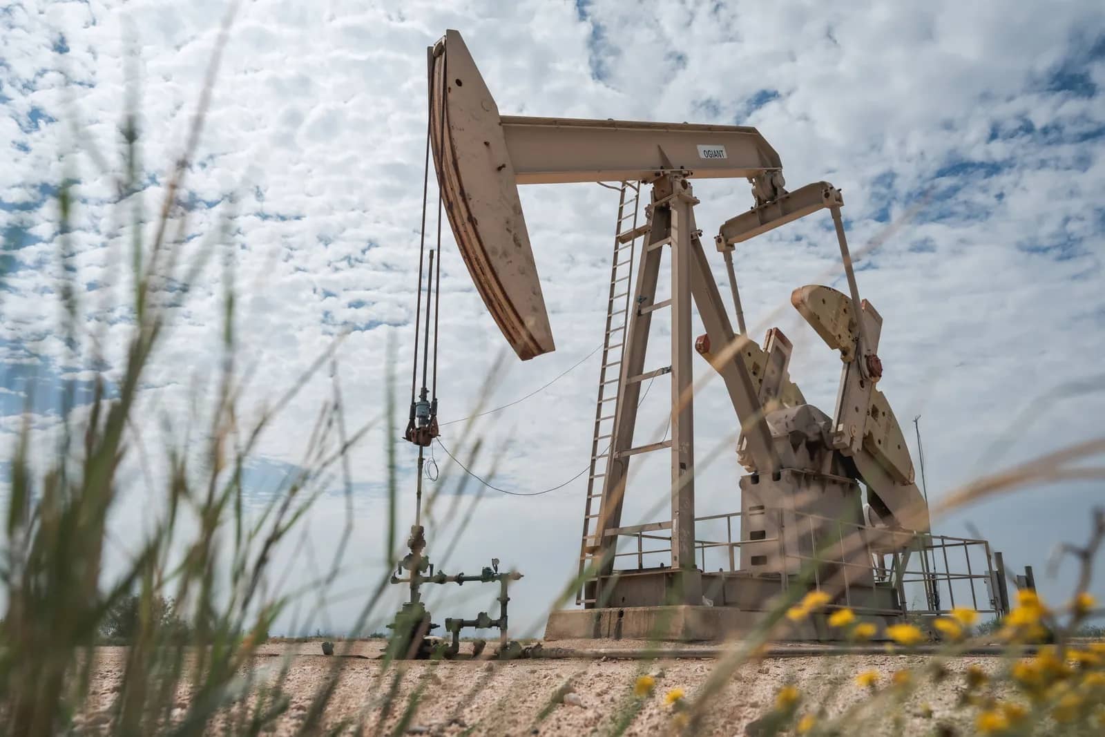 Oil climbs as WTI settles at $102.78 on renewed U.S.-Iran strike fears