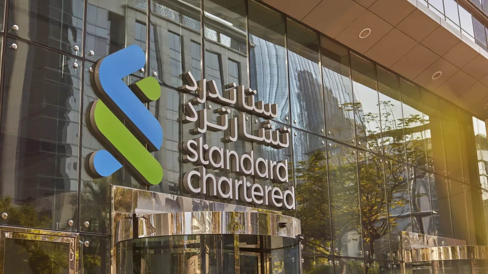 Standard Chartered Debuts Bitcoin Trading for UAE Wealth Clients
