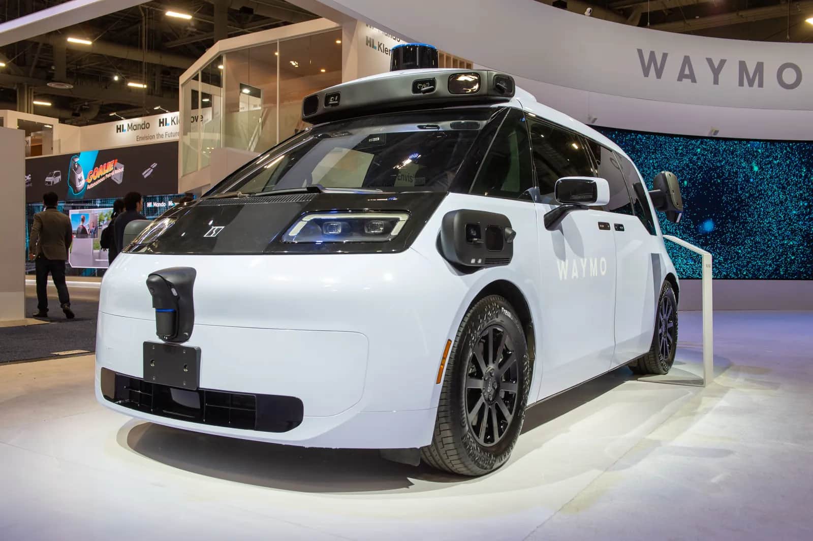 Waymo Opens New Ojai Robotaxi to Select Passengers