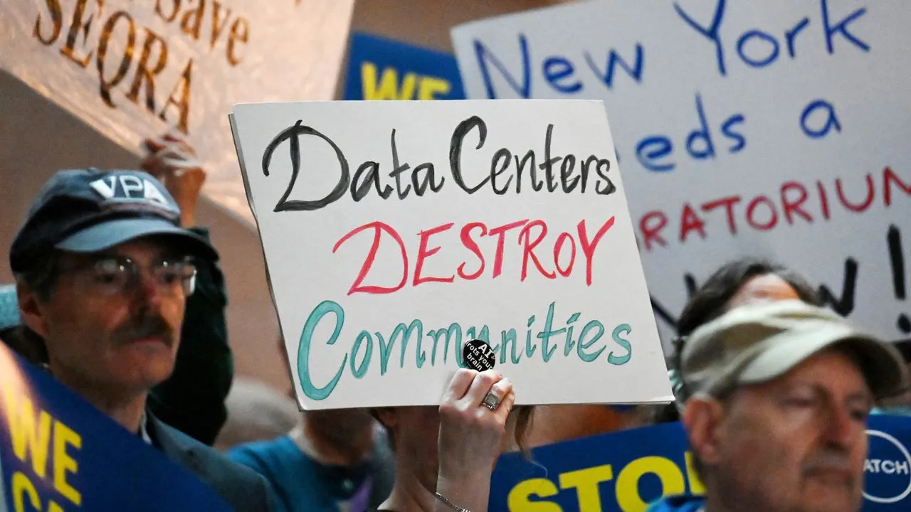 New York Governor Enacts One-Year Moratorium on High-Power Data Centers