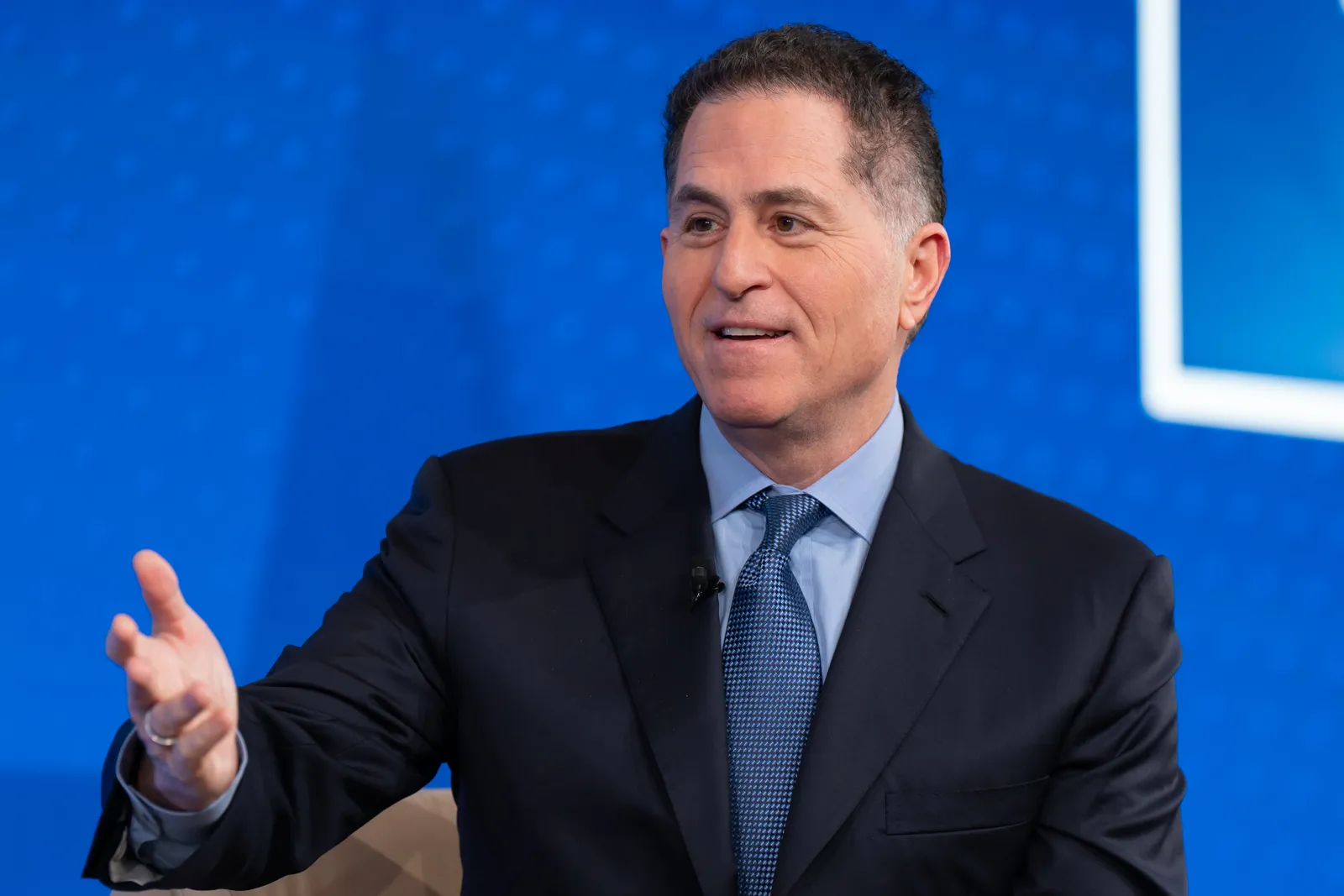 Dell Shares Rocket 32%, Head for Best Day Ever on AI Surge